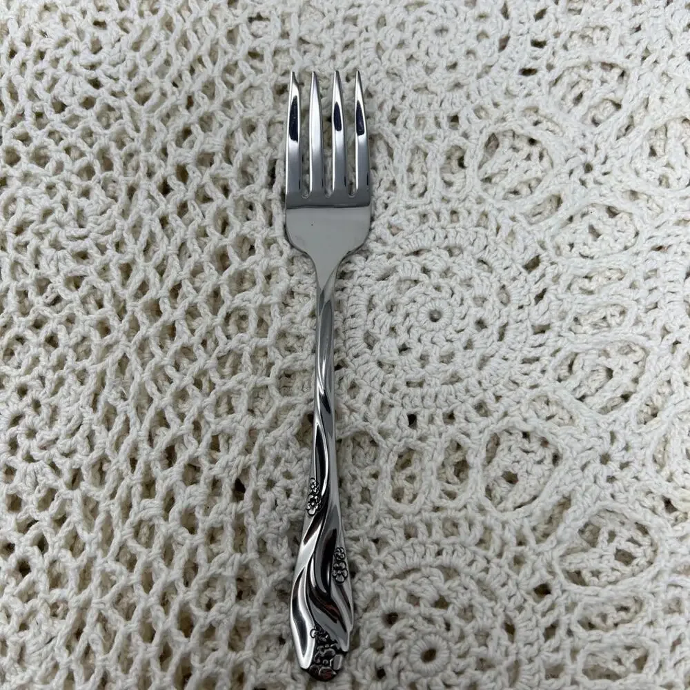 Oneida LORILEI Stainless Floral Glossy Flatware Silverware Salad Fork 6.5”‎ Long